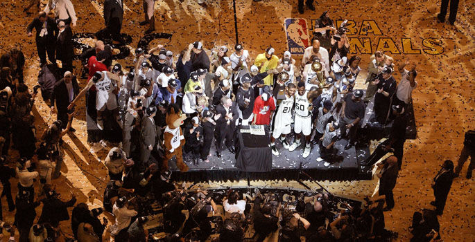 NBA编年史(2002-03):姚明来了! <a href=/gaoqinglanqiu/spurs/ target=_blank class=infotextkey>马刺</a>复仇<a href=/gaoqinglanqiu/lakers/ target=_blank class=infotextkey>湖人</a>